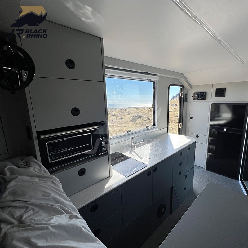 Black Rhino - Camping Caravan – Leichter Pop-Up Wohnwagen Camper mit Aluminium-Karosserie, 2–4 Schlafplätze