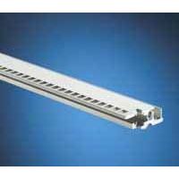 Heitec - Befestigungsteil für Baugruppe mit Rastermaß 482,6 mm (19 Zoll) Profilschiene vorne 3684.567 Vario V-Ext.-1 84TE